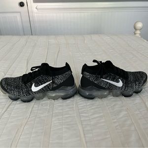 Nike 
Air VaporMax Flyknit 3 'Oreo size 7